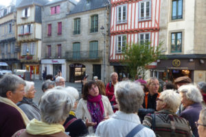 voyage-a-quimper-un-groupe-de-nantes-renaissance-visite-du-centre-historique-de-quimper