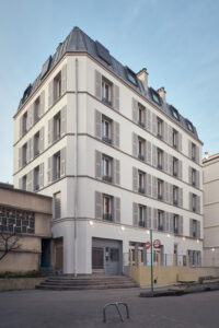 restauration-des-facades-de-l-immeuble-du-73-rue-riquet-a-paris-par-qeramo